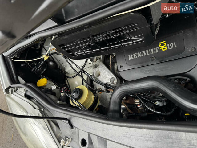 Белый Рено Трафик, объемом двигателя 1.9 л и пробегом 347 тыс. км за 7300 $, фото 81 на Automoto.ua