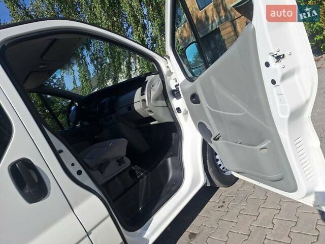 Білий Рено Трафік, об'ємом двигуна 1.87 л та пробігом 310 тис. км за 4200 $, фото 21 на Automoto.ua