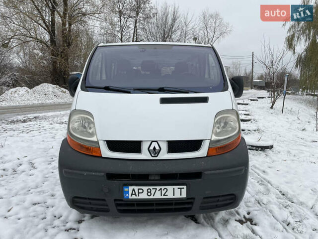 Белый Рено Трафик, объемом двигателя 1.87 л и пробегом 398 тыс. км за 6800 $, фото 1 на Automoto.ua