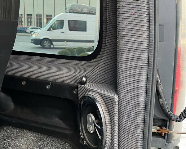 Белый Рено Трафик, объемом двигателя 1.87 л и пробегом 550 тыс. км за 5999 $, фото 21 на Automoto.ua