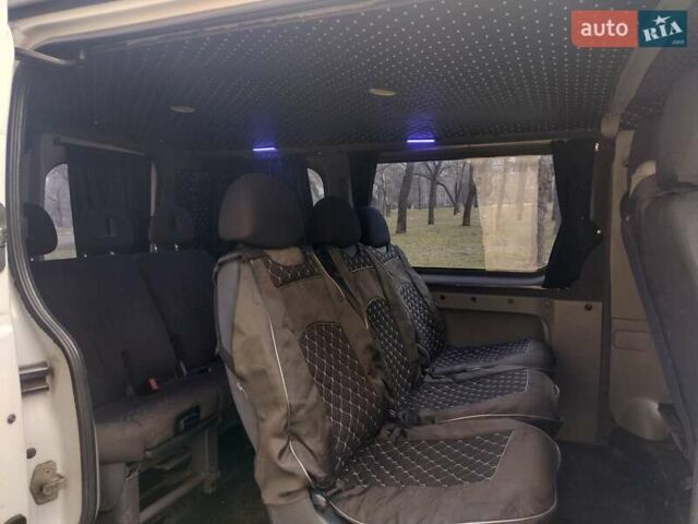 Белый Рено Трафик, объемом двигателя 1.9 л и пробегом 350 тыс. км за 8444 $, фото 7 на Automoto.ua