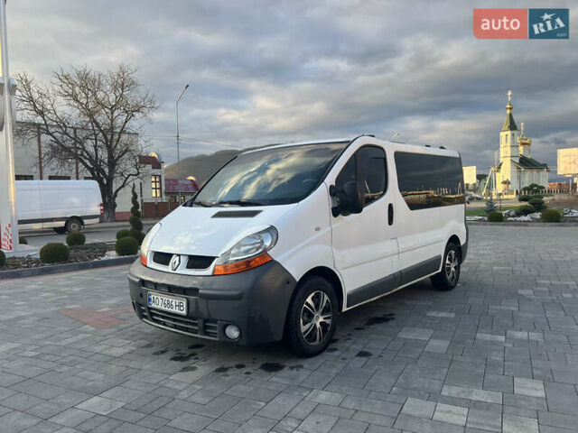Белый Рено Трафик, объемом двигателя 1.87 л и пробегом 550 тыс. км за 5999 $, фото 1 на Automoto.ua