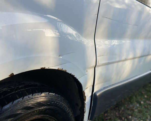 Білий Рено Трафік, об'ємом двигуна 1.9 л та пробігом 396 тис. км за 5200 $, фото 12 на Automoto.ua