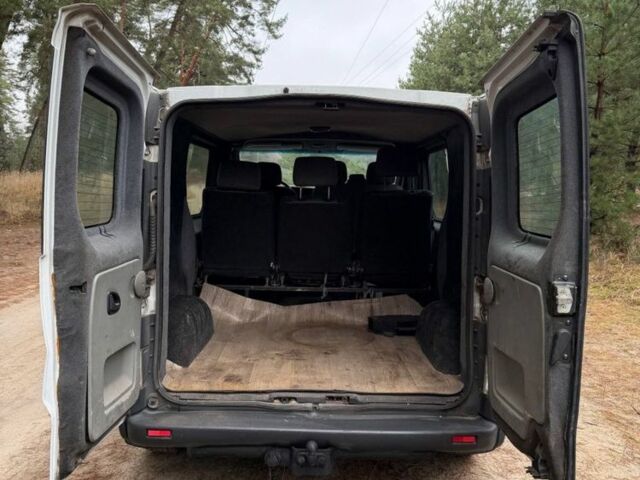 Белый Рено Трафик, объемом двигателя 1.9 л и пробегом 278 тыс. км за 5950 $, фото 12 на Automoto.ua