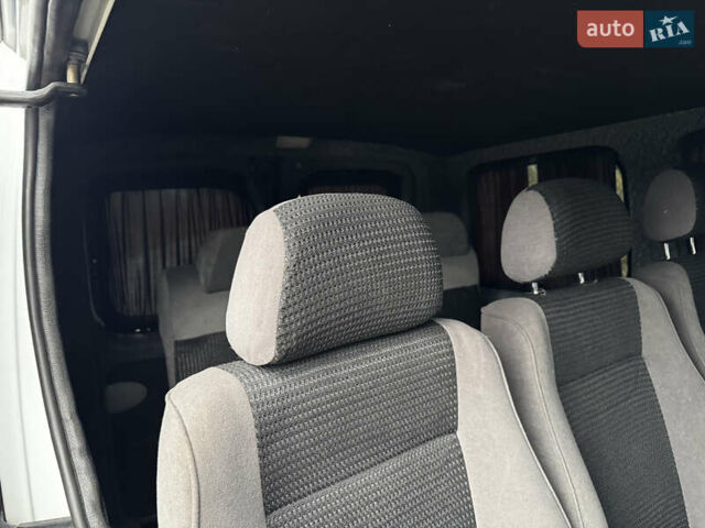 Белый Рено Трафик, объемом двигателя 1.9 л и пробегом 347 тыс. км за 7300 $, фото 60 на Automoto.ua