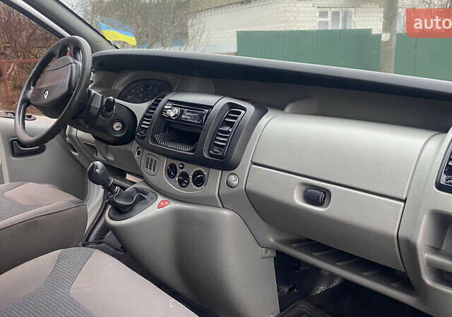 Белый Рено Трафик, объемом двигателя 1.87 л и пробегом 265 тыс. км за 6200 $, фото 17 на Automoto.ua