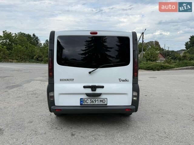 Белый Рено Трафик, объемом двигателя 1.87 л и пробегом 380 тыс. км за 7555 $, фото 15 на Automoto.ua