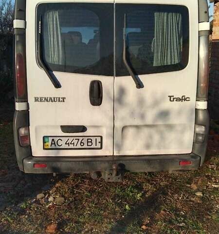 Рено Трафик 2004 в Ромнах на Automoto.ua Белый Рено Трафик, объемом двигателя 1.9 л и пробегом 327 тыс. км за 6244 $, фото 8 на Automoto.ua