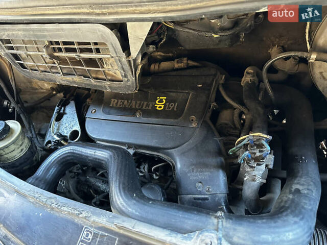 Белый Рено Трафик, объемом двигателя 1.87 л и пробегом 300 тыс. км за 6200 $, фото 7 на Automoto.ua