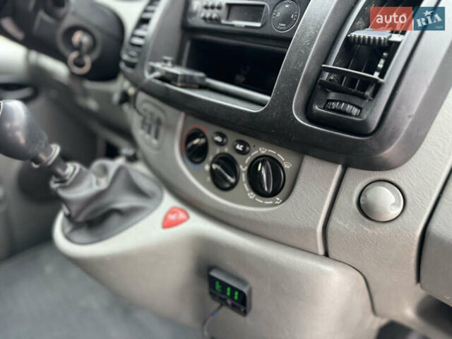 Білий Рено Трафік, об'ємом двигуна 1.87 л та пробігом 299 тис. км за 6499 $, фото 7 на Automoto.ua