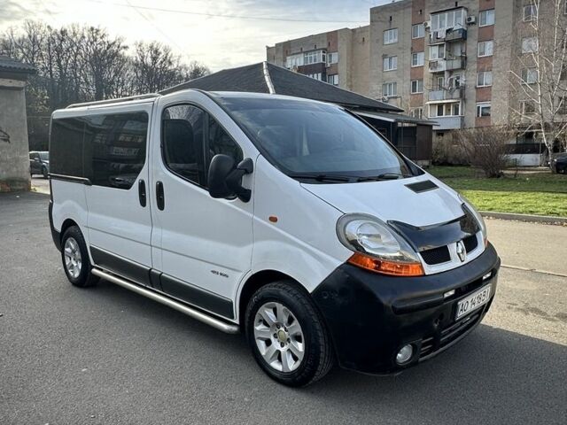 Белый Рено Трафик, объемом двигателя 1.9 л и пробегом 280 тыс. км за 7300 $, фото 1 на Automoto.ua