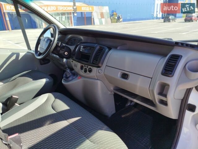 Білий Рено Трафік, об'ємом двигуна 1.87 л та пробігом 303 тис. км за 7600 $, фото 26 на Automoto.ua
