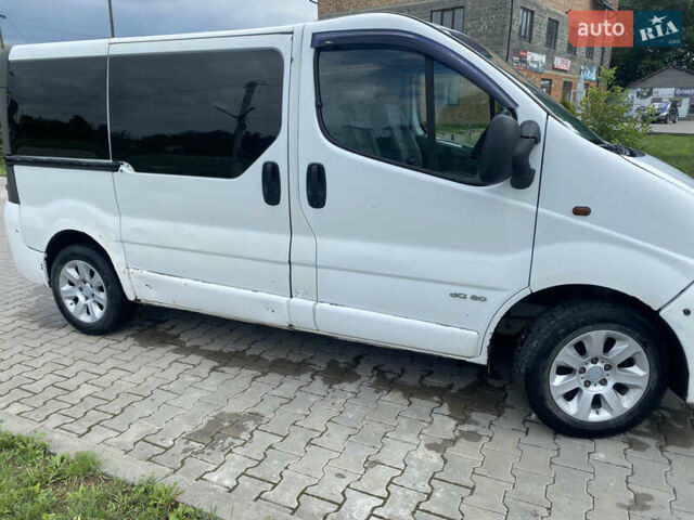 Белый Рено Трафик, объемом двигателя 1.87 л и пробегом 400 тыс. км за 4500 $, фото 2 на Automoto.ua