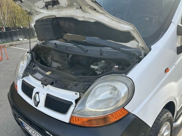 Белый Рено Трафик, объемом двигателя 1.9 л и пробегом 280 тыс. км за 7300 $, фото 17 на Automoto.ua