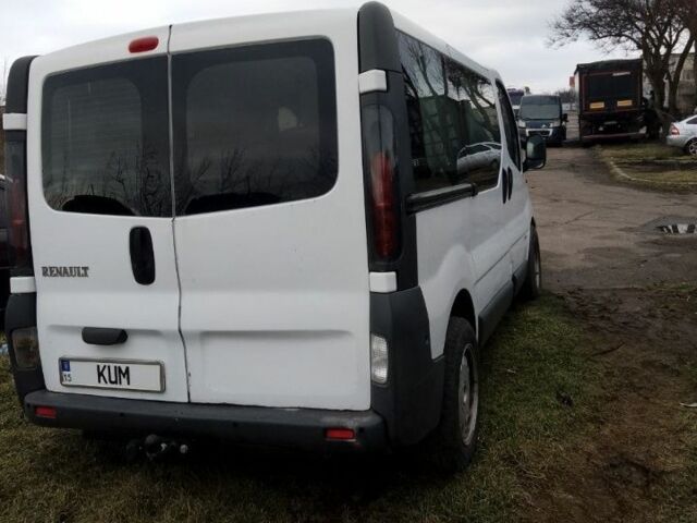 Белый Рено Трафик, объемом двигателя 1.9 л и пробегом 357 тыс. км за 7000 $, фото 3 на Automoto.ua