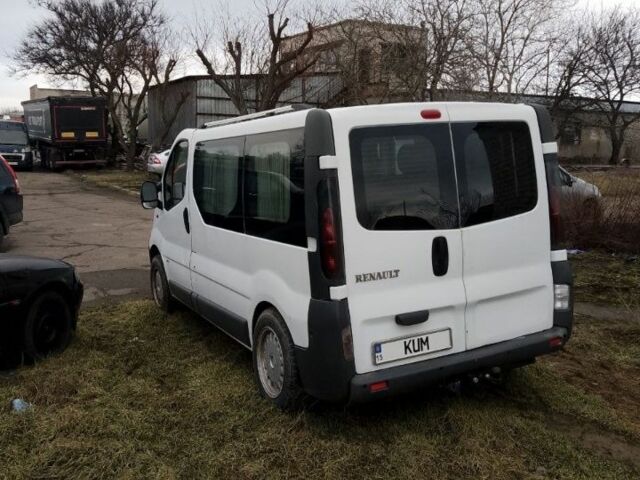 Белый Рено Трафик, объемом двигателя 1.9 л и пробегом 357 тыс. км за 7000 $, фото 4 на Automoto.ua