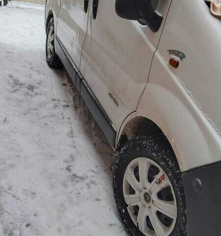 Рено Трафик 2004 в Ромнах на Automoto.ua Белый Рено Трафик, объемом двигателя 1.9 л и пробегом 327 тыс. км за 6244 $, фото 6 на Automoto.ua