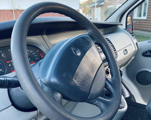 Білий Рено Трафік, об'ємом двигуна 1.9 л та пробігом 396 тис. км за 5200 $, фото 8 на Automoto.ua