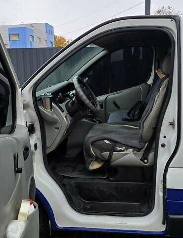 Рено Трафик 2004 в Харькове на Automoto.ua Белый Рено Трафик, объемом двигателя 1.87 л и пробегом 454 тыс. км за 4800 $, фото 3 на Automoto.ua