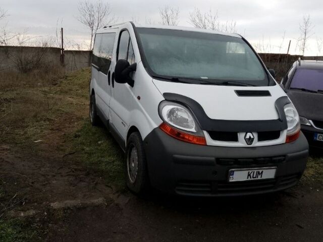 Белый Рено Трафик, объемом двигателя 1.9 л и пробегом 357 тыс. км за 7000 $, фото 2 на Automoto.ua