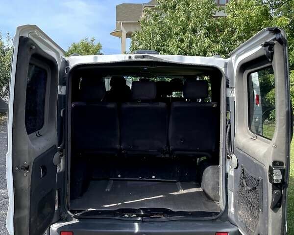 Рено Трафик 2004 в Черновцах на Automoto.ua Белый Рено Трафик, объемом двигателя 1.87 л и пробегом 456 тыс. км за 4500 $, фото 16 на Automoto.ua