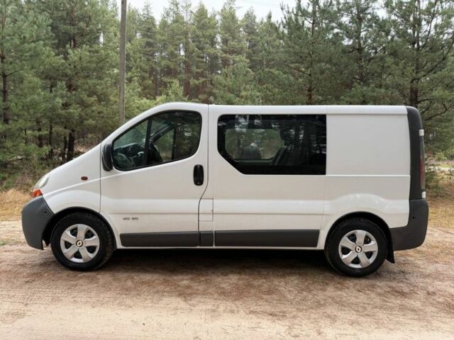Белый Рено Трафик, объемом двигателя 1.9 л и пробегом 278 тыс. км за 5950 $, фото 4 на Automoto.ua