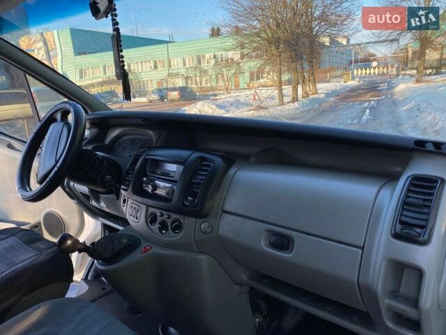 Білий Рено Трафік, об'ємом двигуна 1.87 л та пробігом 380 тис. км за 6700 $, фото 21 на Automoto.ua