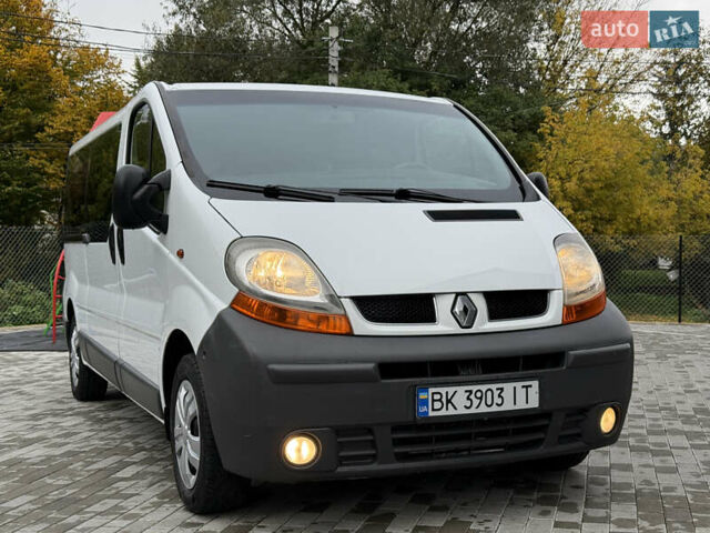 Белый Рено Трафик, объемом двигателя 1.9 л и пробегом 378 тыс. км за 8199 $, фото 4 на Automoto.ua