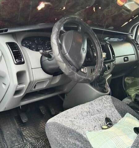 Рено Трафик 2004 в Ромнах на Automoto.ua Белый Рено Трафик, объемом двигателя 1.9 л и пробегом 327 тыс. км за 6244 $, фото 4 на Automoto.ua