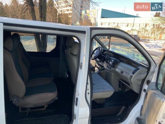 Білий Рено Трафік, об'ємом двигуна 1.87 л та пробігом 380 тис. км за 6700 $, фото 25 на Automoto.ua