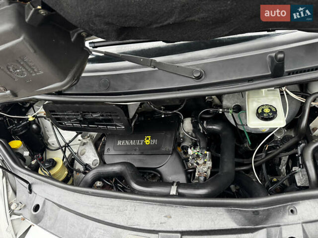 Белый Рено Трафик, объемом двигателя 1.9 л и пробегом 347 тыс. км за 7300 $, фото 73 на Automoto.ua