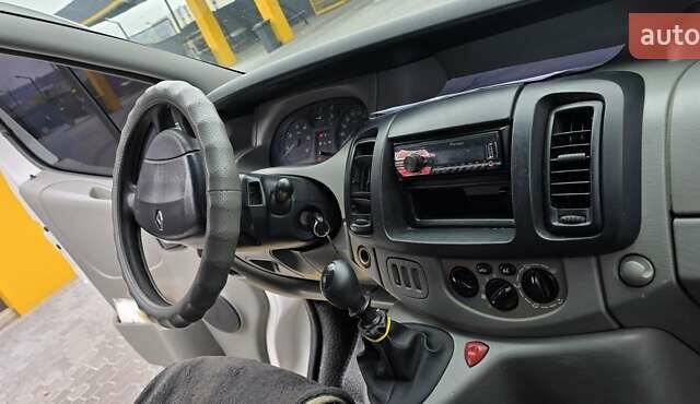 Рено Трафик 2004 в Харькове на Automoto.ua Белый Рено Трафик, объемом двигателя 1.87 л и пробегом 454 тыс. км за 4800 $, фото 10 на Automoto.ua