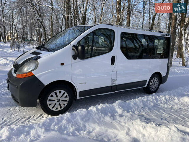 Білий Рено Трафік, об'ємом двигуна 1.9 л та пробігом 363 тис. км за 6500 $, фото 3 на Automoto.ua