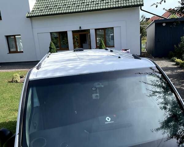 Білий Рено Трафік, об'ємом двигуна 1.9 л та пробігом 455 тис. км за 5200 $, фото 49 на Automoto.ua