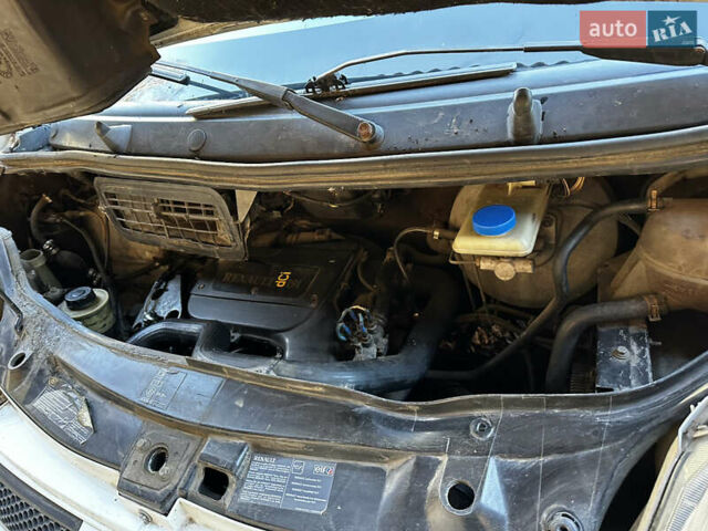 Белый Рено Трафик, объемом двигателя 1.87 л и пробегом 300 тыс. км за 6200 $, фото 6 на Automoto.ua