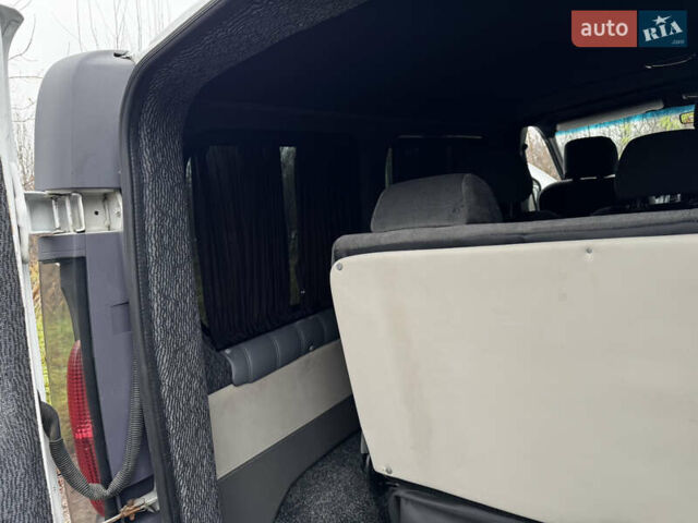 Белый Рено Трафик, объемом двигателя 1.9 л и пробегом 347 тыс. км за 7300 $, фото 68 на Automoto.ua