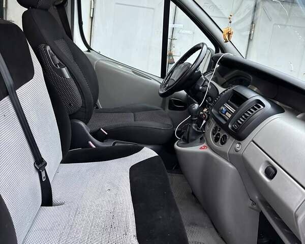 Белый Рено Трафик, объемом двигателя 0 л и пробегом 475 тыс. км за 5400 $, фото 7 на Automoto.ua