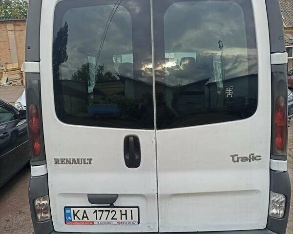 Белый Рено Трафик, объемом двигателя 2.5 л и пробегом 641 тыс. км за 6400 $, фото 6 на Automoto.ua