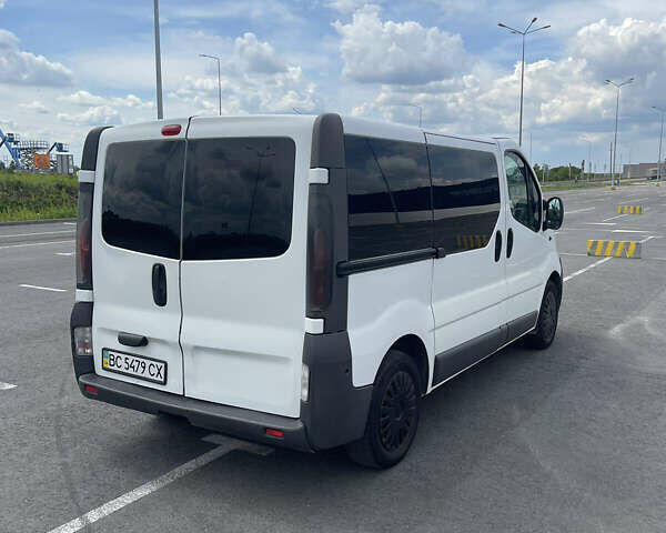 Білий Рено Трафік, об'ємом двигуна 1.9 л та пробігом 426 тис. км за 6300 $, фото 4 на Automoto.ua