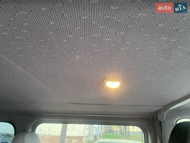 Белый Рено Трафик, объемом двигателя 0 л и пробегом 475 тыс. км за 5400 $, фото 16 на Automoto.ua