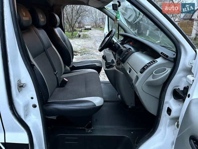 Білий Рено Трафік, об'ємом двигуна 1.9 л та пробігом 354 тис. км за 6500 $, фото 16 на Automoto.ua