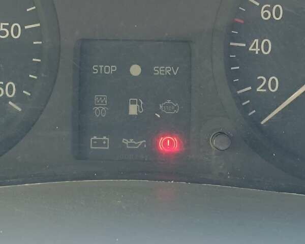 Белый Рено Трафик, объемом двигателя 1.9 л и пробегом 538 тыс. км за 4300 $, фото 2 на Automoto.ua