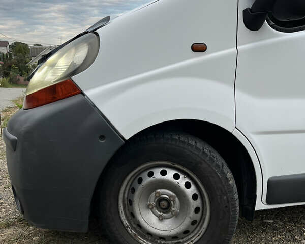 Белый Рено Трафик, объемом двигателя 2.5 л и пробегом 457 тыс. км за 7000 $, фото 15 на Automoto.ua