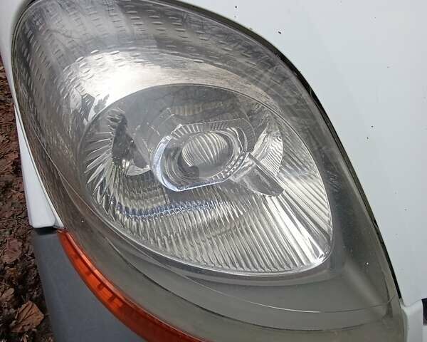 Белый Рено Трафик, объемом двигателя 1.9 л и пробегом 305 тыс. км за 8300 $, фото 3 на Automoto.ua