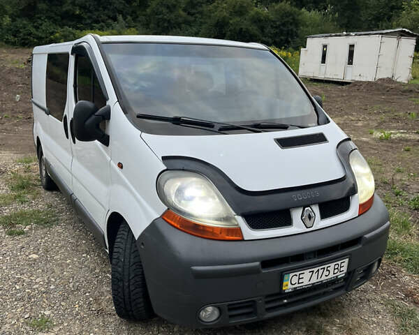 Белый Рено Трафик, объемом двигателя 2.5 л и пробегом 457 тыс. км за 7000 $, фото 5 на Automoto.ua