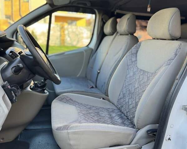 Белый Рено Трафик, объемом двигателя 1.9 л и пробегом 440 тыс. км за 5700 $, фото 16 на Automoto.ua