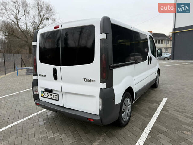 Белый Рено Трафик, объемом двигателя 1.9 л и пробегом 437 тыс. км за 8000 $, фото 8 на Automoto.ua