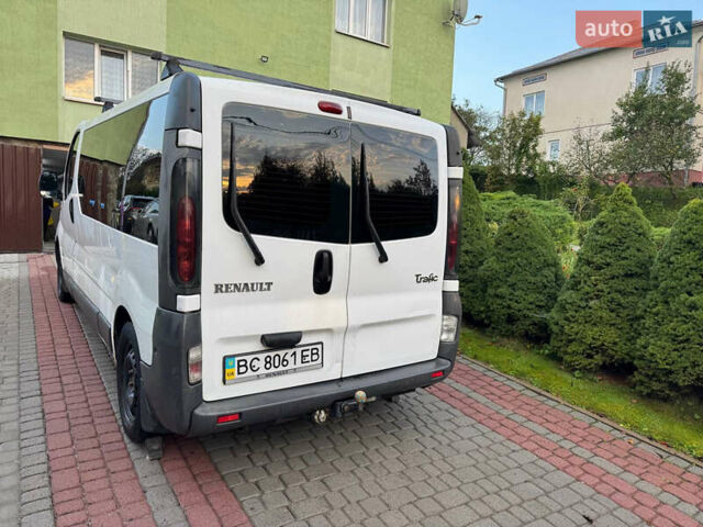 Белый Рено Трафик, объемом двигателя 2.46 л и пробегом 292 тыс. км за 9000 $, фото 6 на Automoto.ua