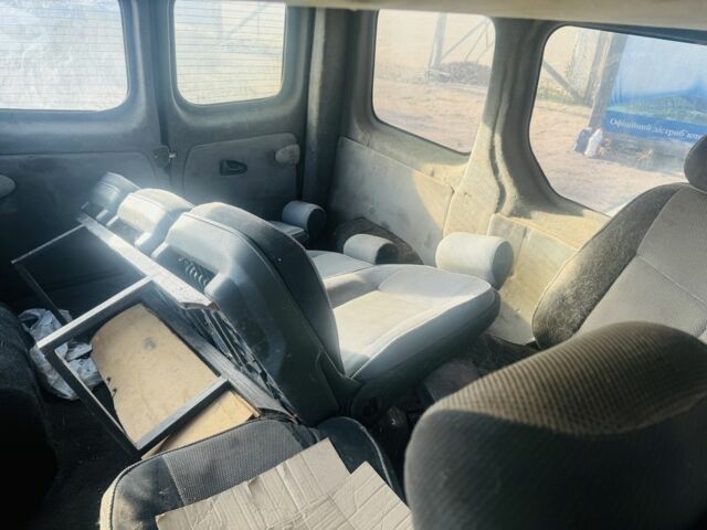 Білий Рено Трафік, об'ємом двигуна 1.9 л та пробігом 200 тис. км за 3700 $, фото 9 на Automoto.ua