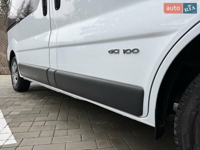 Белый Рено Трафик, объемом двигателя 1.9 л и пробегом 437 тыс. км за 8000 $, фото 21 на Automoto.ua